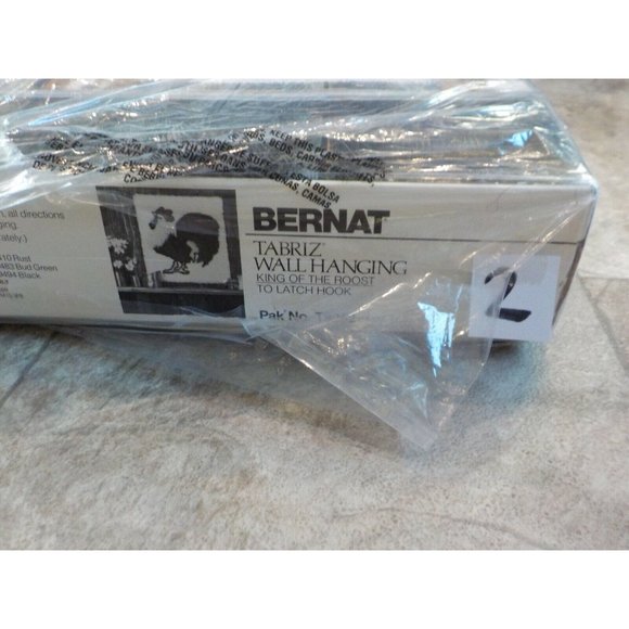 Vintage 1978 Bernat KING OF THE ROOST Latch Hook Kit 26"x28" Wall Hanging #T8252 - Picture 3 of 3